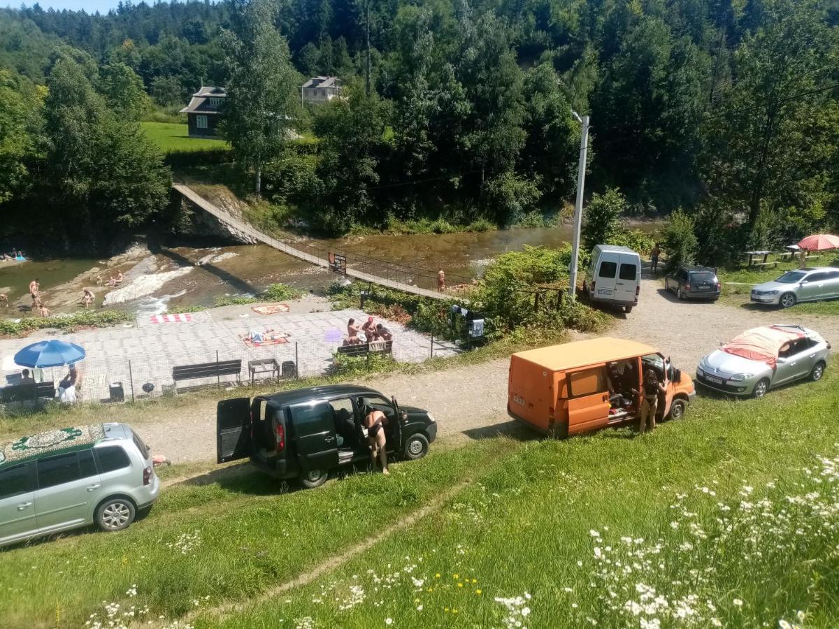 Садиба Федорчуків Гірська Хатина شيشوري المظهر الخارجي الصورة