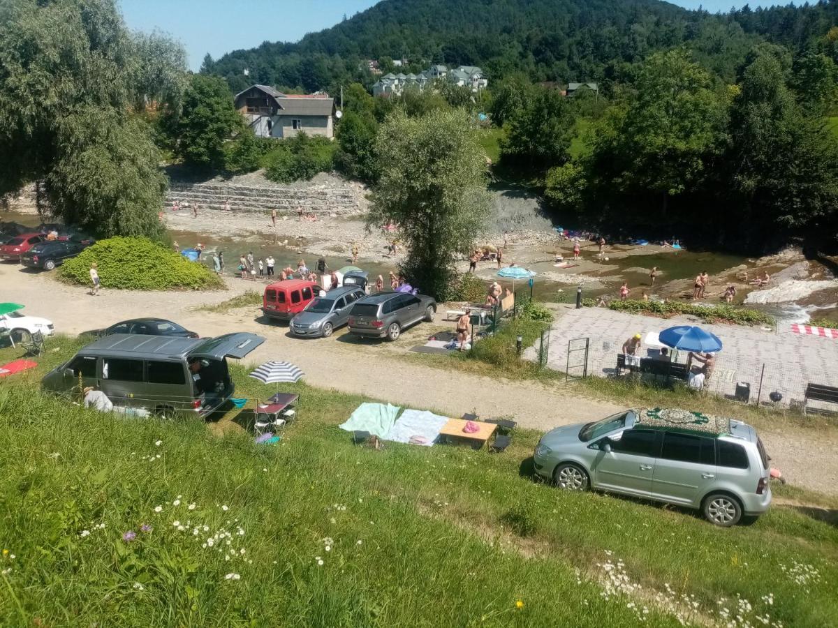 Садиба Федорчуків Гірська Хатина شيشوري المظهر الخارجي الصورة