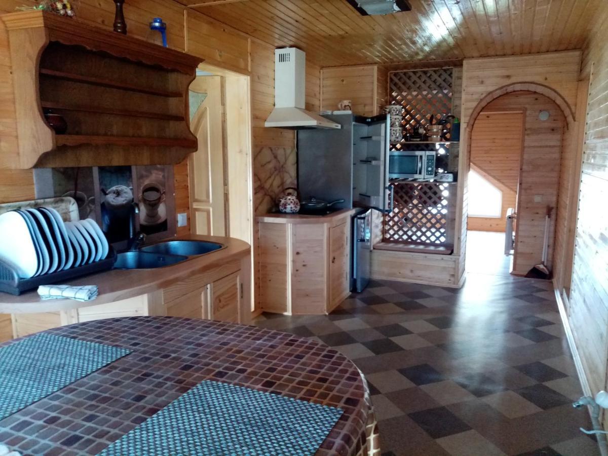Садиба Федорчуків Гірська Хатина شيشوري المظهر الخارجي الصورة