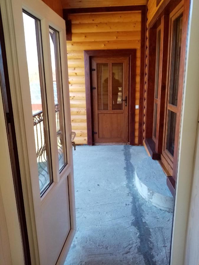 Садиба Федорчуків Гірська Хатина شيشوري المظهر الخارجي الصورة